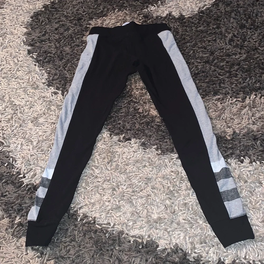 Pink lace up gym pants size small side pockets good cond inseam 29 - Picture 2 of 3